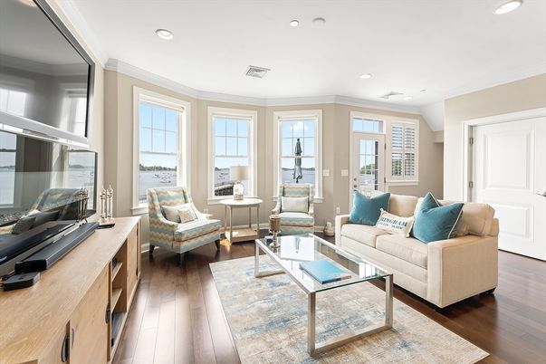 Interior, Living room, Recessed Lighting, Water, Wood Texture Flooring