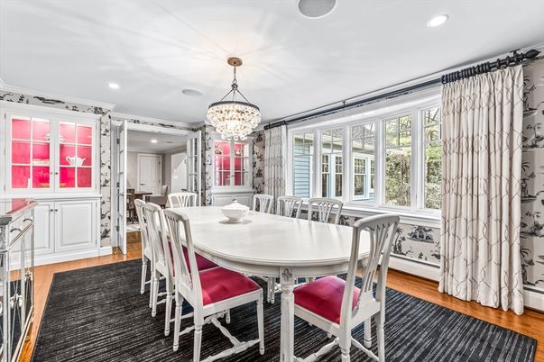 Chandelier, Dining room, Interior, Recessed Lighting, Wood Texture Flooring