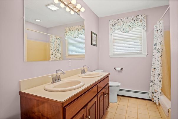 Bathroom, Dual Sink Vanities, Interior, Recessed Lighting