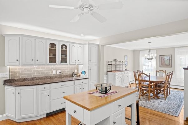 Chandelier, Dining room, Interior, Kitchen, Recessed Lighting, Wood Texture Flooring