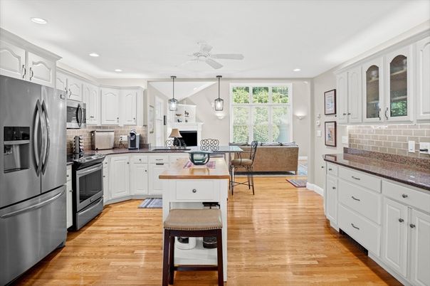 Dining room, Interior, Kitchen, Living room, Pendant Lights, Recessed Lighting, Wood Texture Flooring