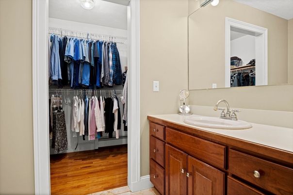 Bathroom, Interior, Walk-in Closets, Wood Texture Flooring