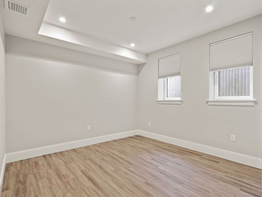 Empty room, Interior, Recessed Lighting, Wood Texture Flooring
