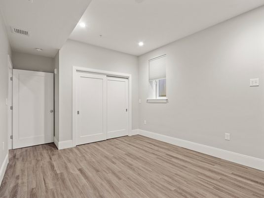 Empty room, Interior, Recessed Lighting, Wood Texture Flooring