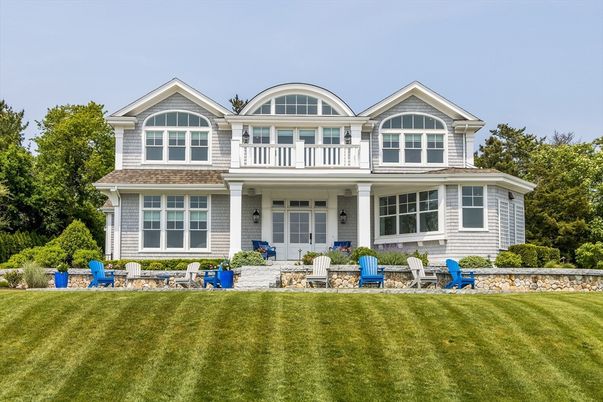Backyard, Exterior, Facade, Farmhouse