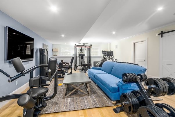 Fitness Equipment, Interior, Recessed Lighting, Wood Texture Flooring