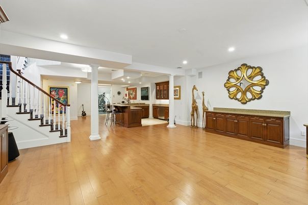 Interior, Recessed Lighting, Wood Texture Flooring