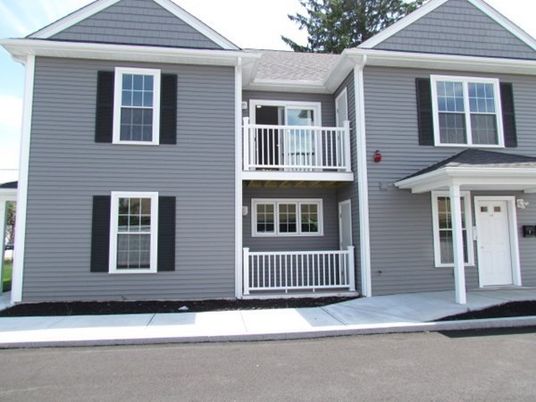 Exterior, Facade, Rowhouse