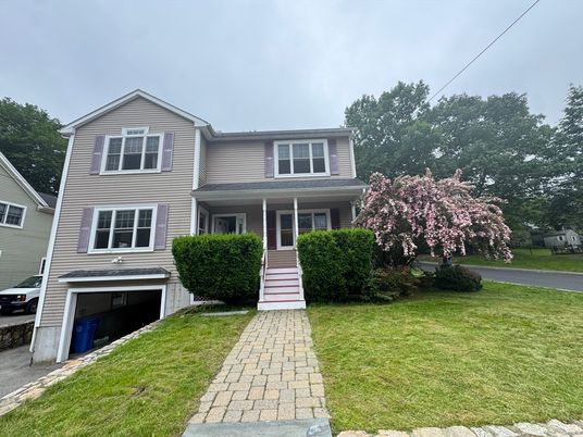 Attached, Exterior, Facade, Rowhouse
