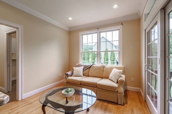 Interior, Living room, Recessed Lighting, Wood Texture Flooring