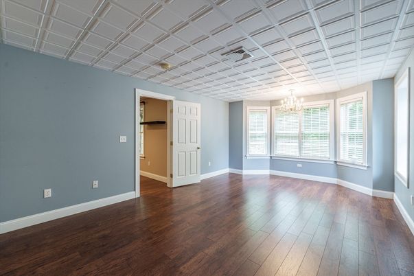 Chandelier, Empty room, Interior, Wood Texture Flooring