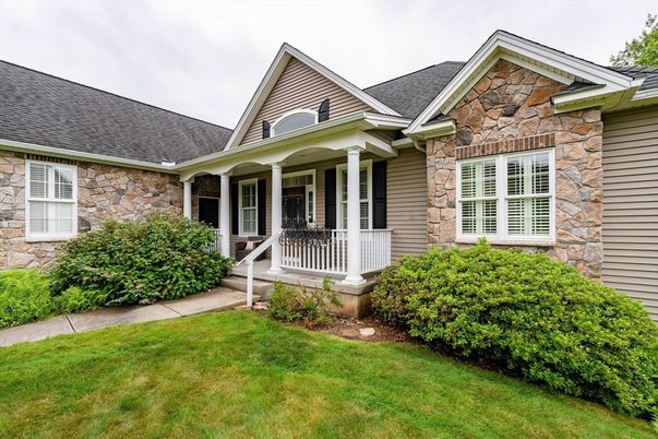 Exterior, Facade, Cape Cod