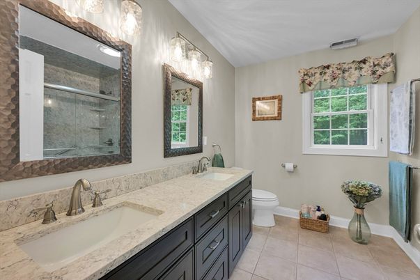 Bathroom, Dual Sink Vanities, Interior