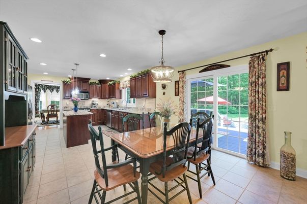 Dining room, Interior, Kitchen, Pendant Lights, Recessed Lighting