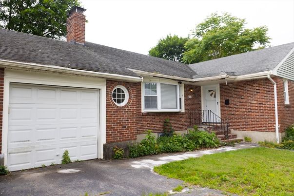 Attached, Exterior, Facade, Brick Facade, Cape Cod