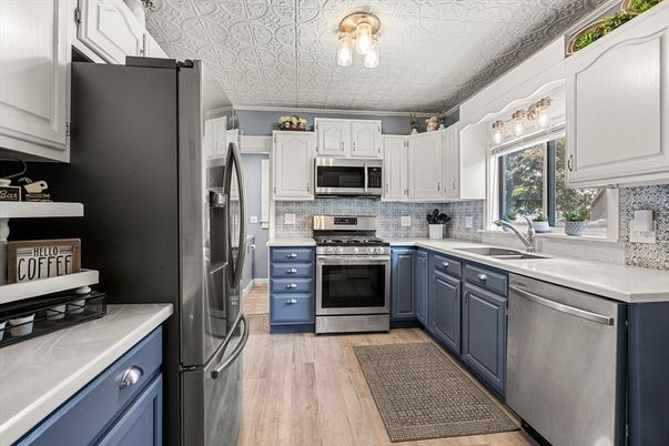 Interior, Kitchen, Stainless Steel Appliances, Wood Texture Flooring