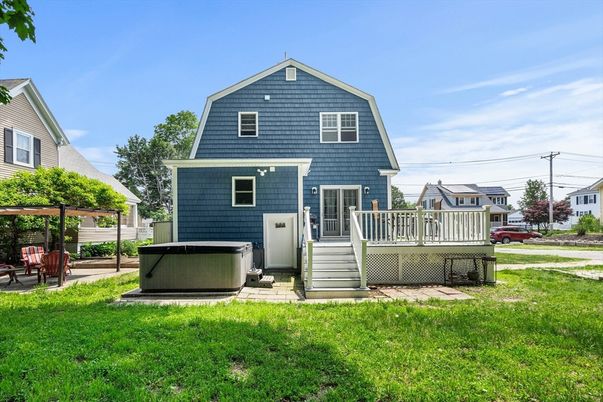 Backyard, Exterior, Hot Tub