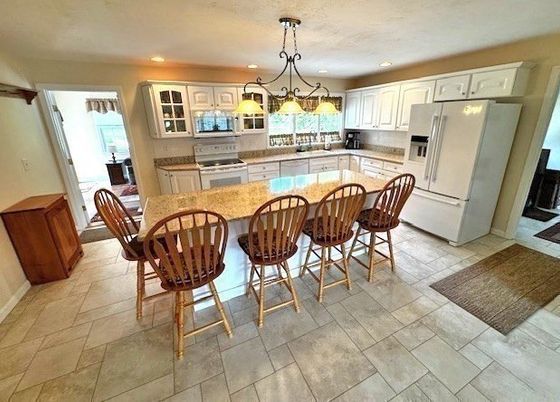 Chandelier, Interior, Kitchen, Recessed Lighting, Stainless Steel Appliances