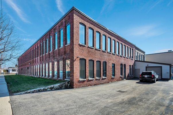 Detached Garage, Exterior, Facade, Brick Facade, Chicago School