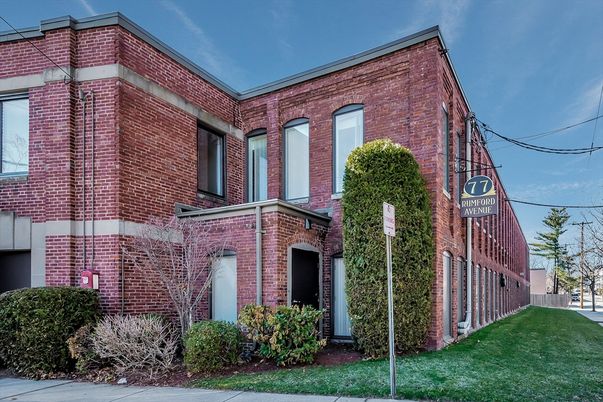 Exterior, Facade, Brick Facade, Rowhouse
