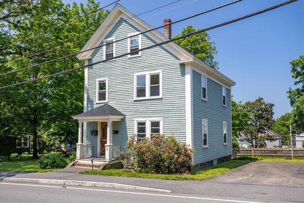 Exterior, Facade, Queen Anne Victorian
