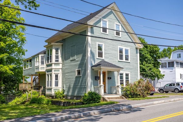 Exterior, Facade, Queen Anne Victorian