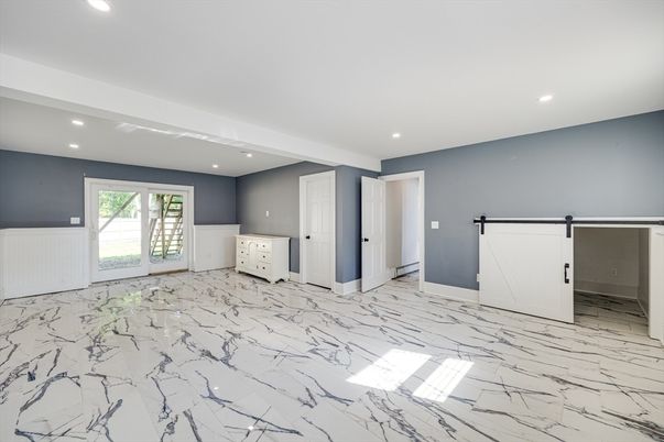 Empty room, Interior, Marble, Recessed Lighting