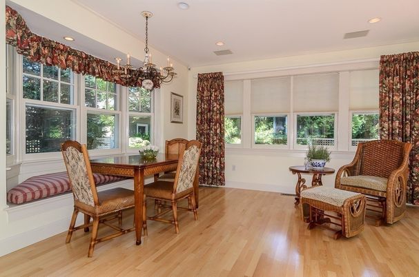 Chandelier, Dining room, Interior, Recessed Lighting, Wood Texture Flooring