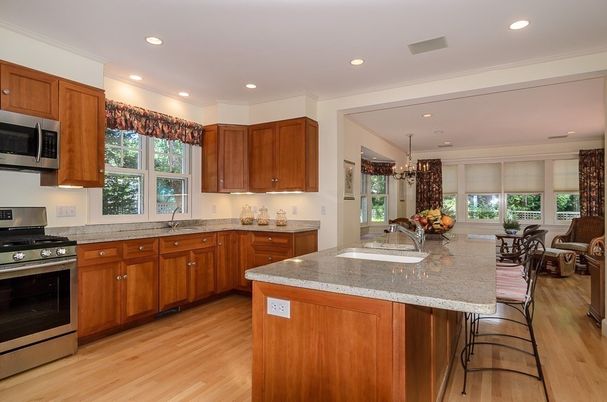 Chandelier, Dining room, Interior, Kitchen, Recessed Lighting, Stainless Steel Appliances, Wood Texture Flooring
