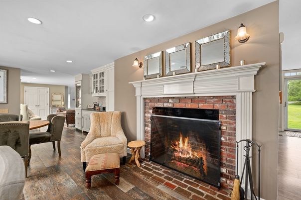 Dining room, Fireplace, Interior, Recessed Lighting, Wood Texture Flooring