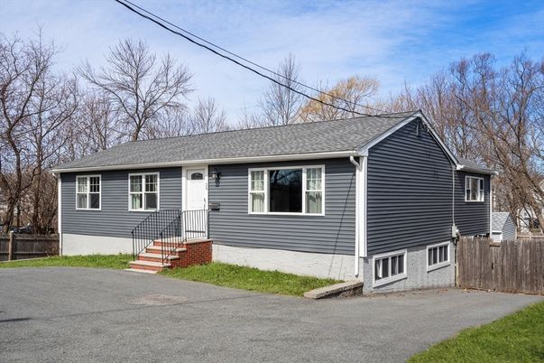 Exterior, Facade, Cape Cod