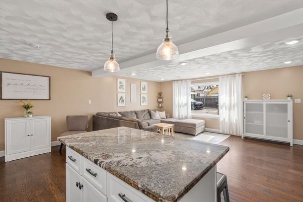 Interior, Living room, Pendant Lights, Recessed Lighting, Wood Texture Flooring