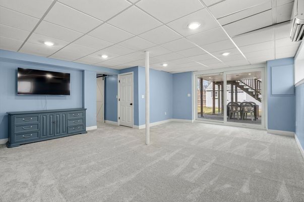 Empty room, Interior, Recessed Lighting