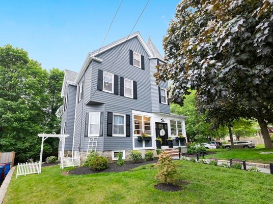 Backyard, Exterior, Facade, Queen Anne Victorian