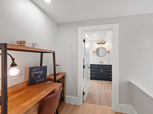 Interior, Recessed Lighting, Wood Texture Flooring