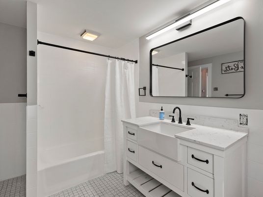 Bathroom, Dual Sink Vanities, Interior