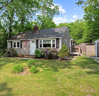 Backyard, Exterior, Facade, Cape Cod