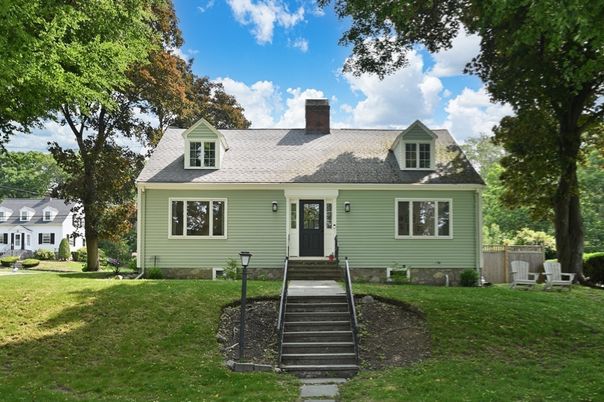 Exterior, Facade, Cape Cod