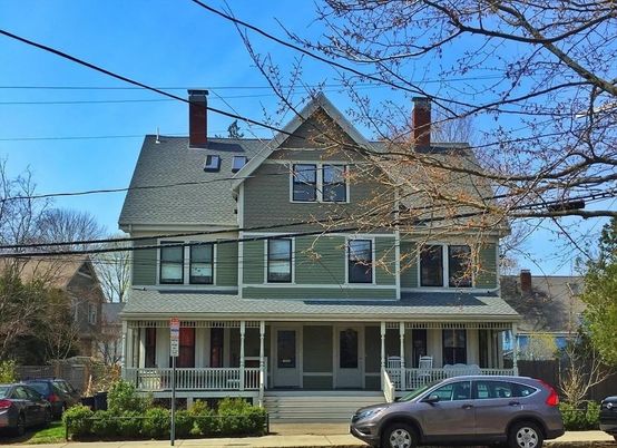 Exterior, Facade, Queen Anne Victorian
