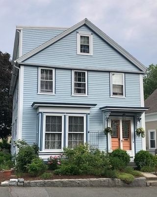 Exterior, Facade, Queen Anne Victorian