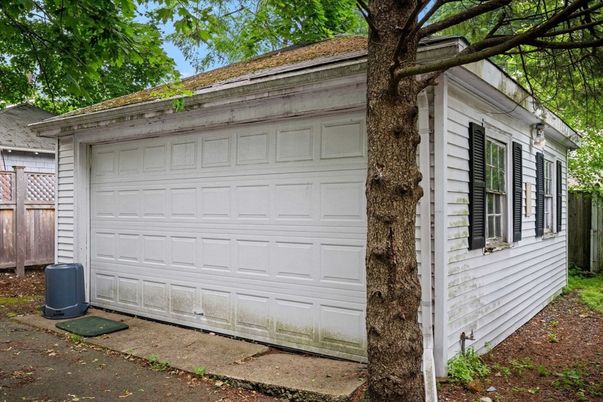 Detached Garage, Exterior