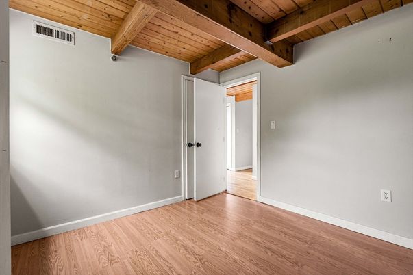 Empty room, Interior, Wooden Beams, Wooden Ceilings, Wood Texture Flooring