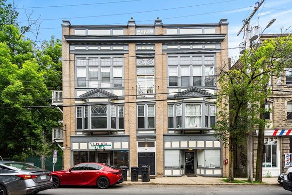 Exterior, Facade, Rowhouse