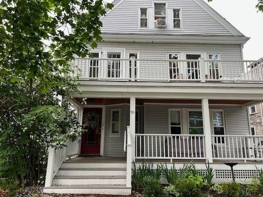 Exterior, Facade, Queen Anne Victorian