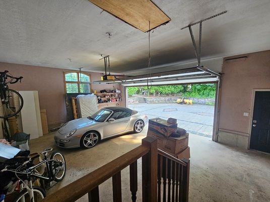 Garage, Interior
