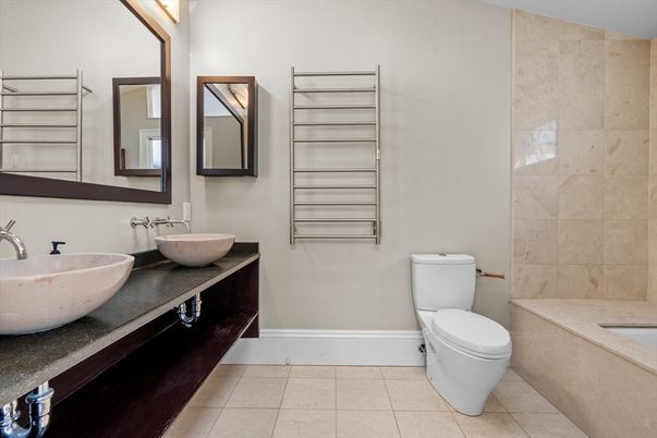 Bathroom, Dual Sink Vanities, Interior