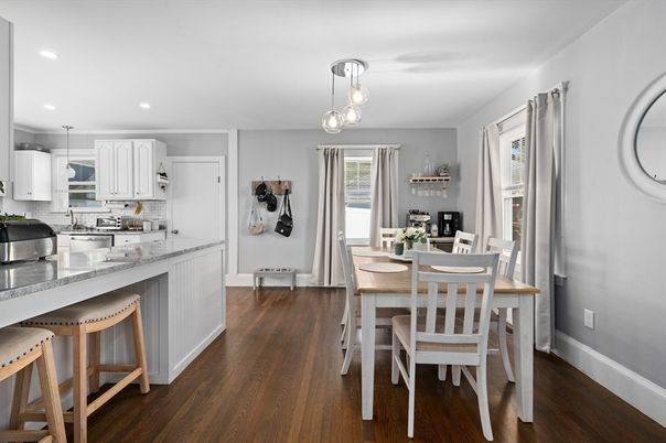 Dining room, Interior, Kitchen, Pendant Lights, Recessed Lighting, Wood Texture Flooring