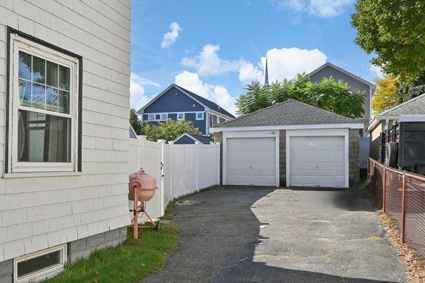 Detached Garage, Exterior