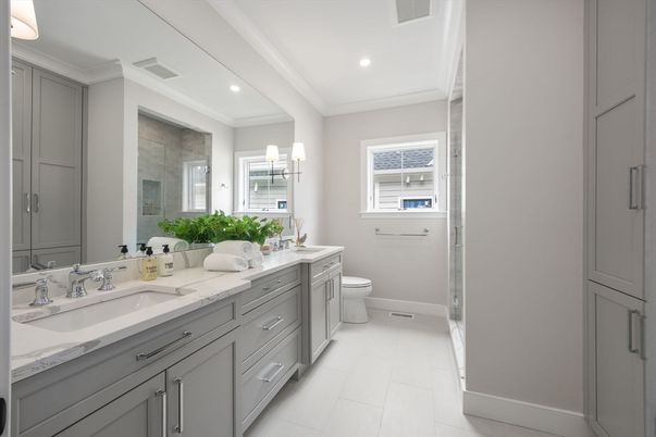 Bathroom, Dual Sink Vanities, Interior, Recessed Lighting