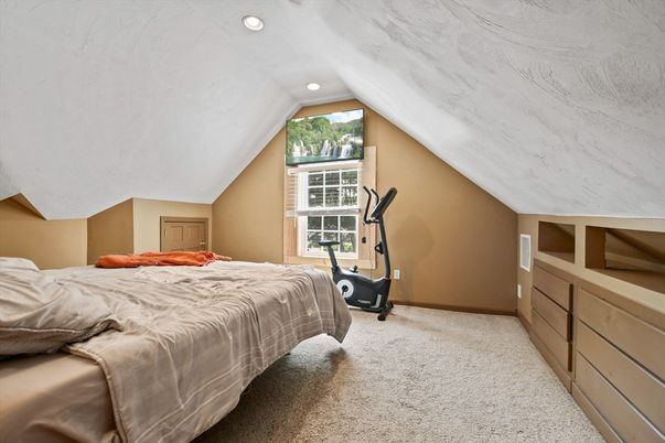 Bedroom, Fitness Equipment, Interior, Recessed Lighting